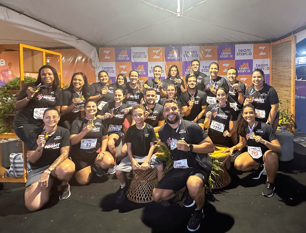 time stanza reunido na sergipe night race comemorando as vitorias